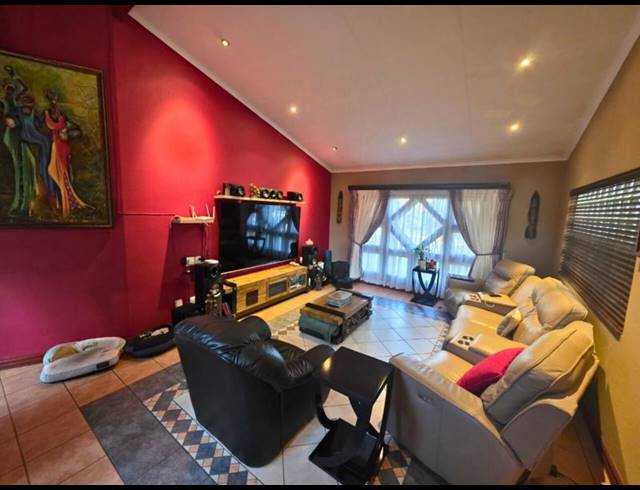 4 BEDROOM HOUSE FOR SALE IN BLUE GILL